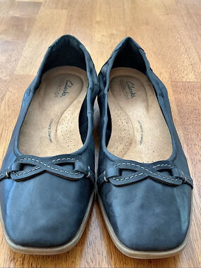 Clarks Artisan Bow Flats in Black